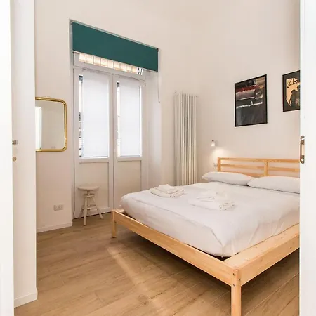 Royal Gardens Bright Apartment